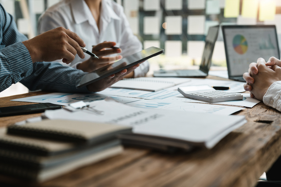 データドリブン経営とは？実践手順と業界別活用例